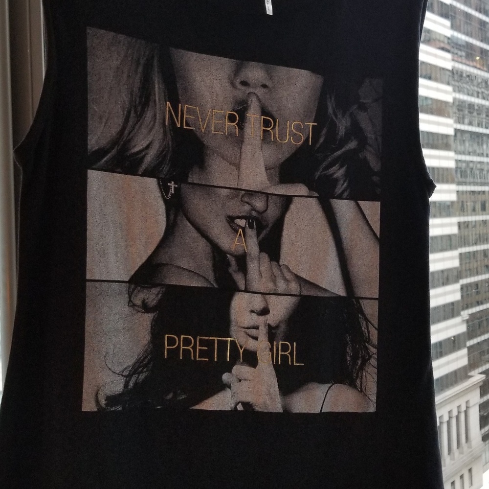 Graphic Tee - Picture 4 of 4